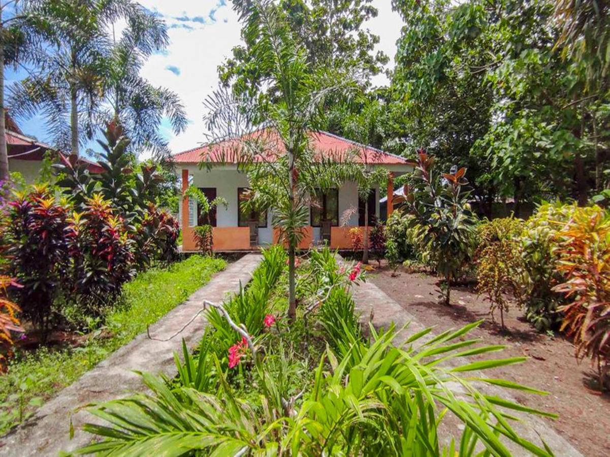 OYO 90988 Tangkoko Jungle Homestay Rinondoran Luaran gambar