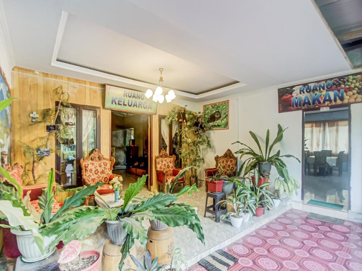 OYO 90988 Tangkoko Jungle Homestay Rinondoran Luaran gambar
